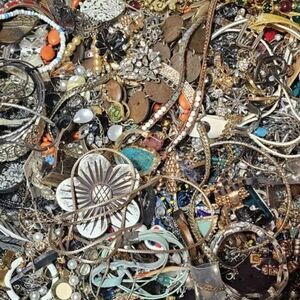 JEWELRY LIVE SHOWS ✨️💎 Like to be notified